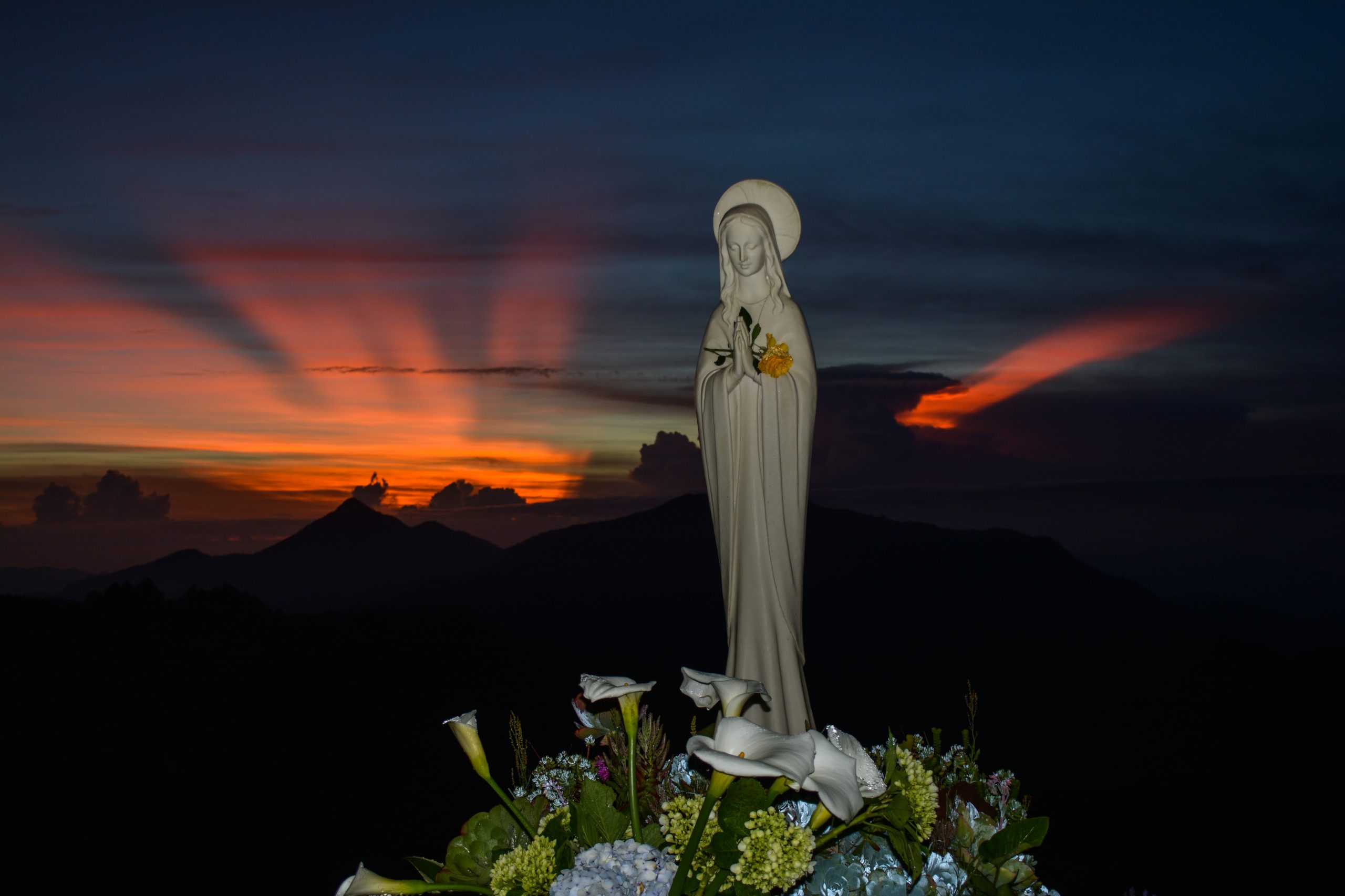 Virgen Maria, Madre del Cordero, esposa del Espíritu Santo